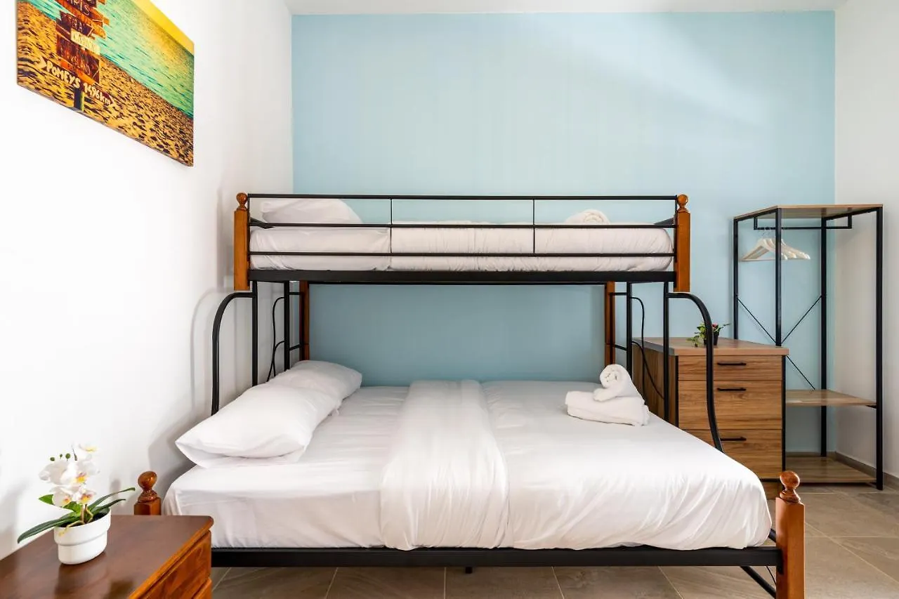 Zulu Studio In Larnaca W/ Terrace Apartment