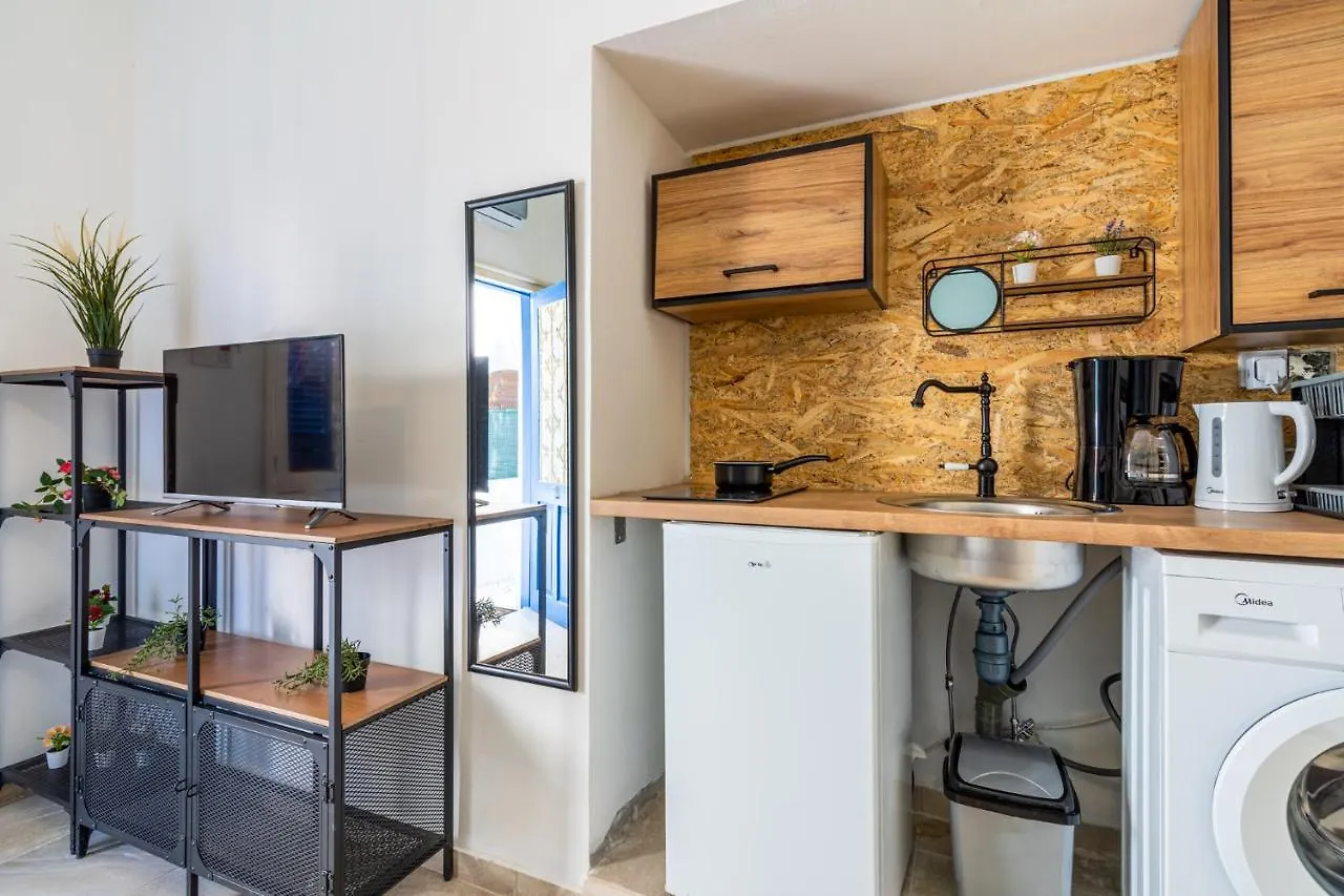 Zulu Studio In Larnaca W/ Terrace 0*,